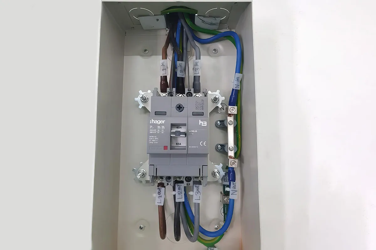 Distribution board installation
