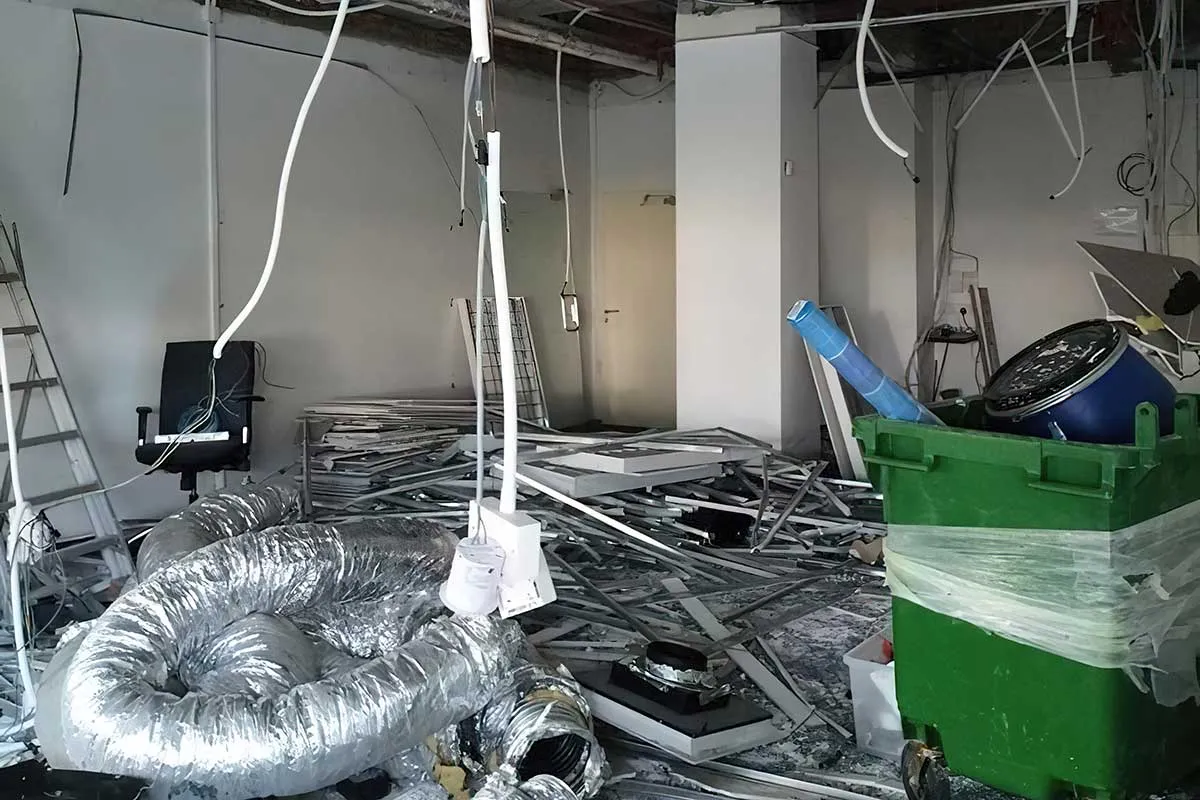 Shopping mall unit reinstatement